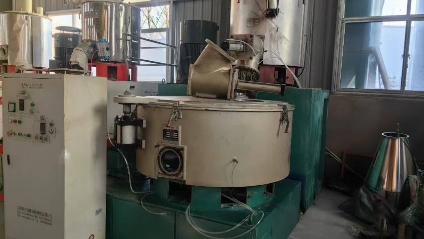 张家港华德500-1000变频混料机
