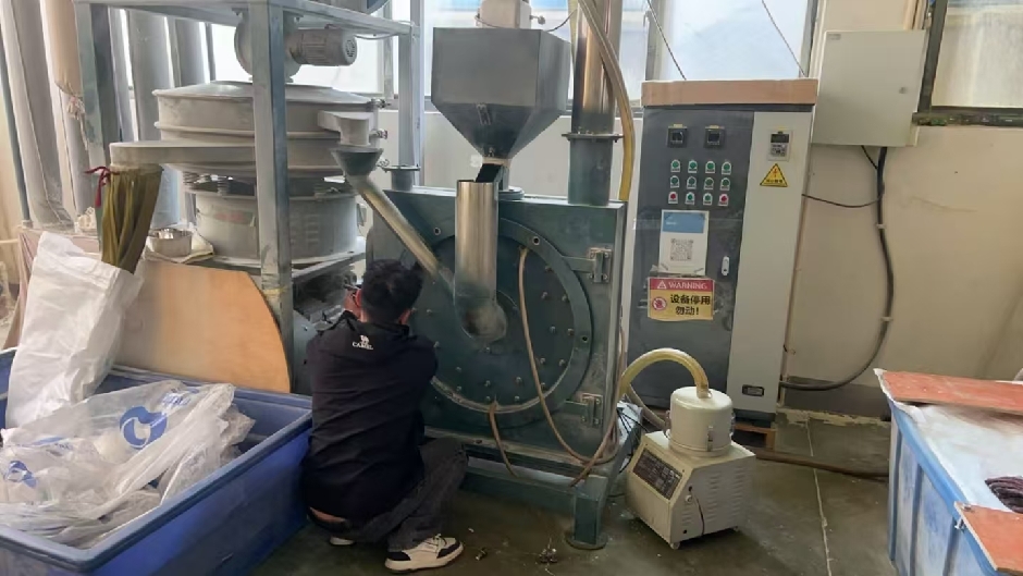 2022年800型PE磨粉机