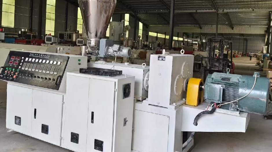 Zhangjiagang Huiping 65 machine one-out second-line pipe production line