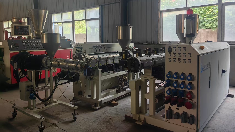 Línea de producción de tuberías de calefacción por suelo radiante de alta velocidad PERT de coextrusión de tres capas Buster