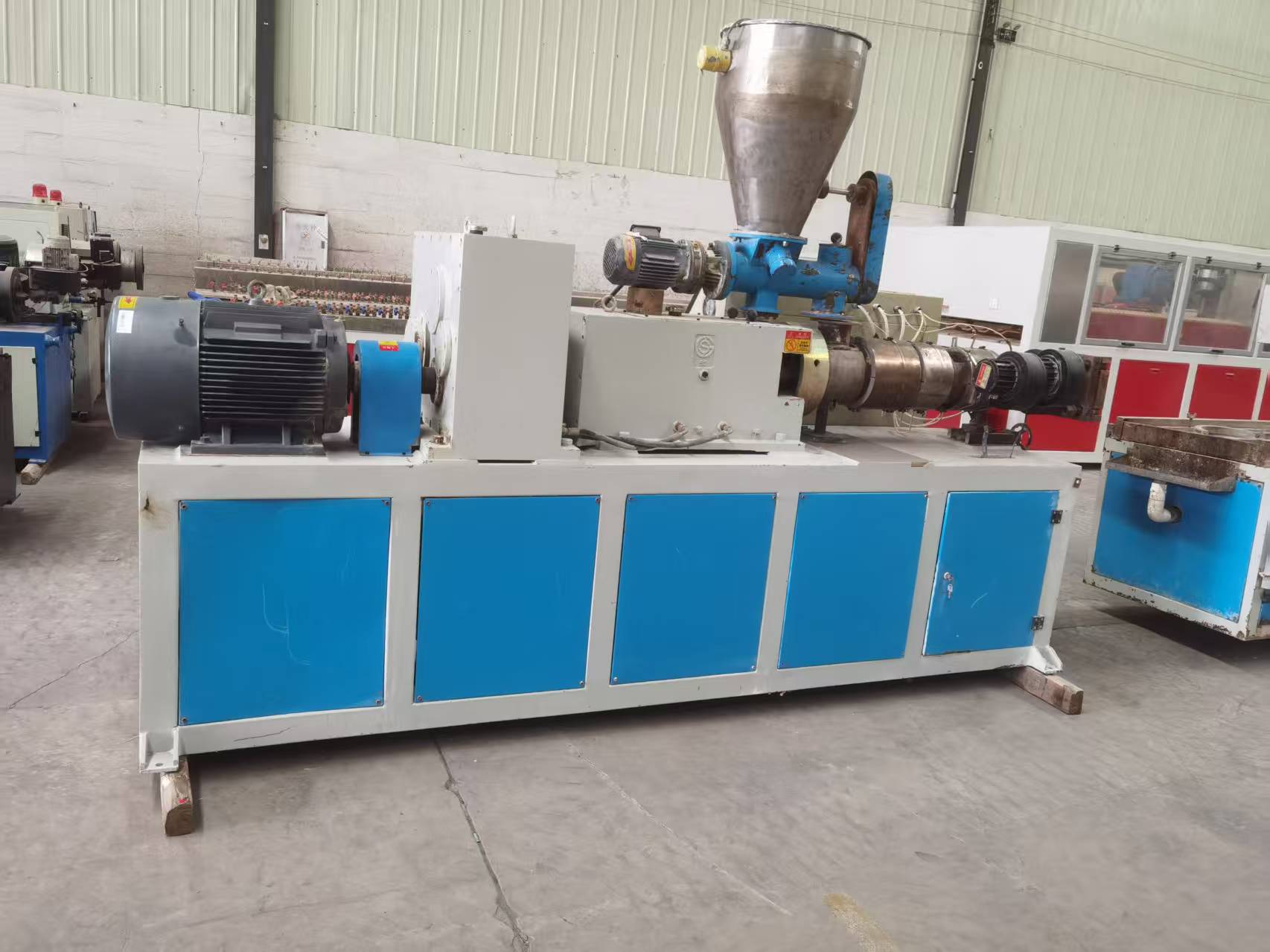 广东盛凯瑞51机线条生产线 广东盛凯瑞51机线条生产线