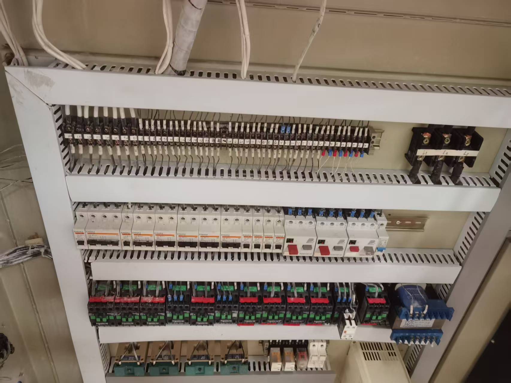 广东盛凯瑞51机线条生产线 广东盛凯瑞51机线条生产线