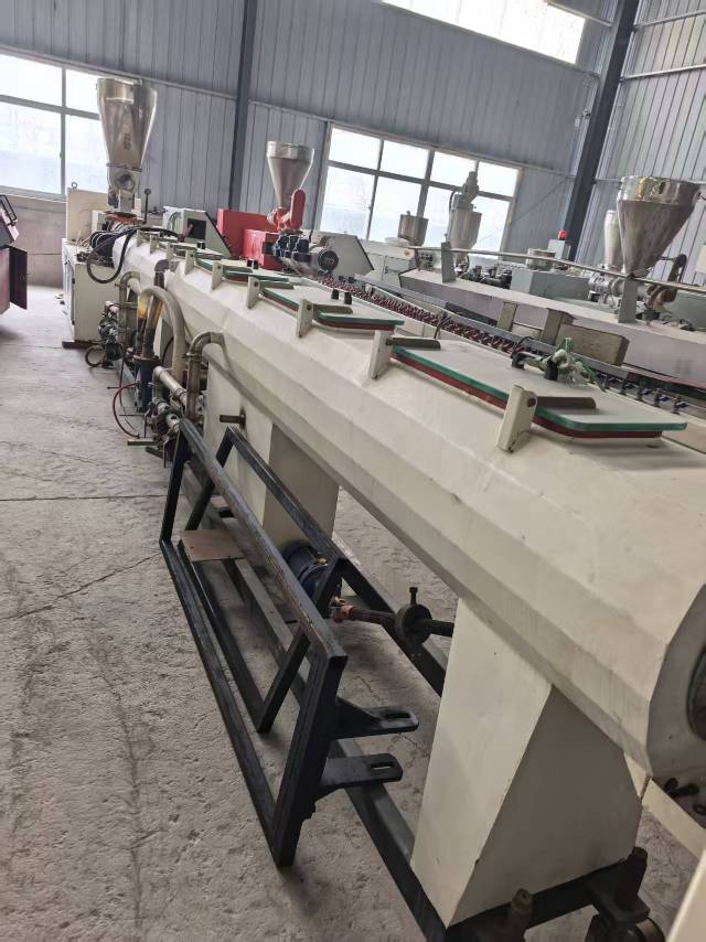 张家港巨润65机50-200PVC管材生产线 张家港巨润65机50-200PVC管材生产线