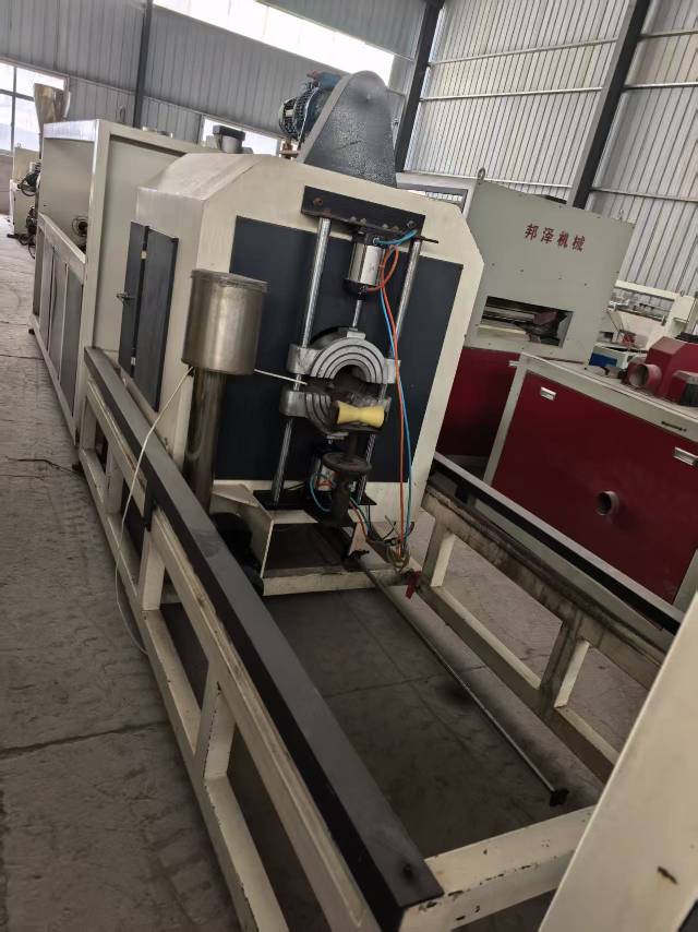 张家港巨润65机50-200PVC管材生产线 张家港巨润65机50-200PVC管材生产线