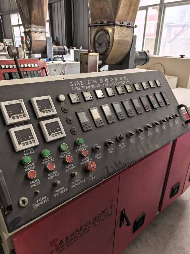 张家港巨润65机50-200PVC管材生产线 张家港巨润65机50-200PVC管材生产线