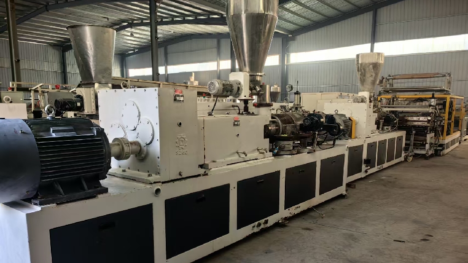 Grey 80-65 four-layer co-extruded resin tile production line