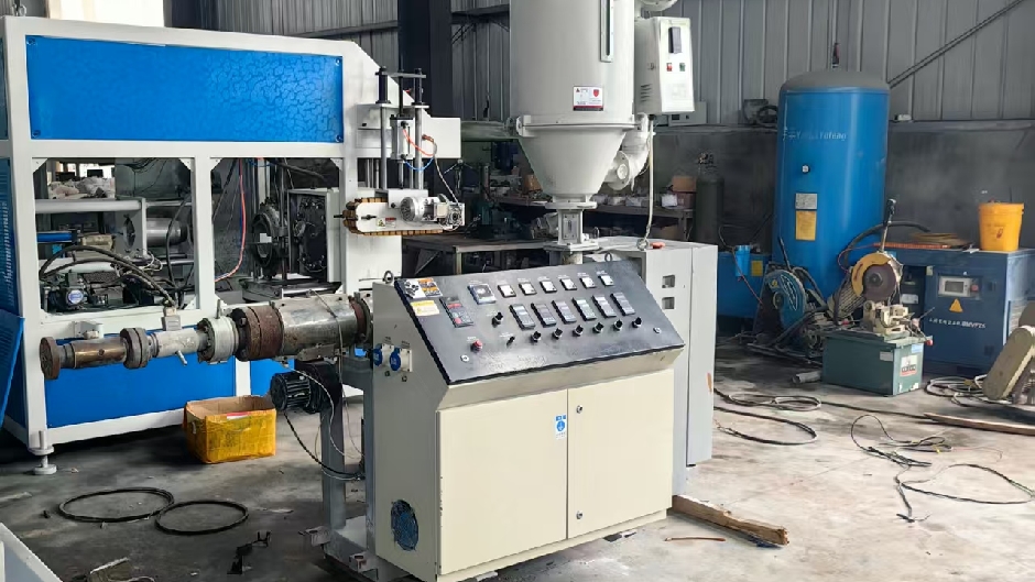 Hangzhou Taineng 50 single screw main engine