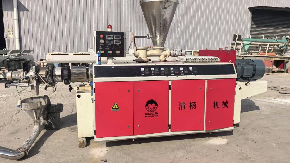 无锡侨诺65锥双造粒机